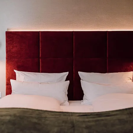 Schmidtburger Hof Hotel *