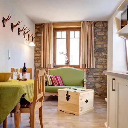 Schmidtburger Hof Szálloda 4*